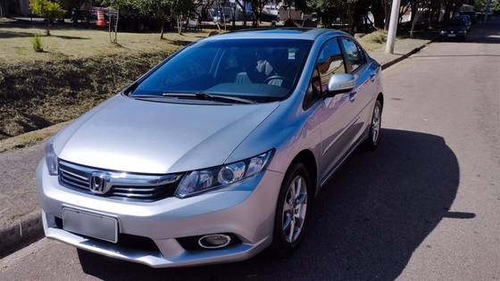 HONDA CIVIC 1.8 EXS 16V FLEX 4P AUTOMÁTICO HONDA CIVIC 1.8 EXS 16V FLEX 4P AUTOMÁTICO